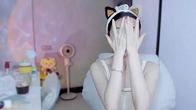 Snapshot of A_dabo chatting on December 19, 2025, 6:42 am A dabo online show from December 19, 2025, 6:42 am