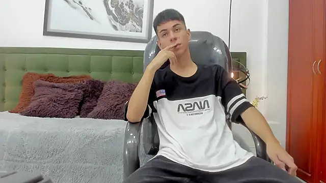 Snapshot of Johann_sex chatting on February 3, 2026, 5:07 pm Johann sex online show from February 3, 2026, 5:07 pm