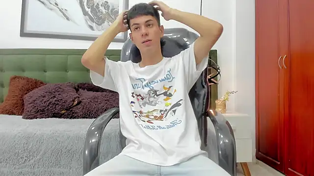 Snapshot of Johann_sex chatting on February 11, 2026, 5:18 pm Johann sex online show from February 11, 2026, 5:18 pm