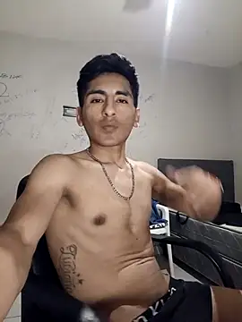 Snapshot of LeonRoots chatting on January 18, 2026, 3:49 pm LeonRoots online show from January 18, 2026, 3:49 pm