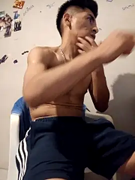 Snapshot of LeonRoots chatting on March 20, 2026, 9:30 pm LeonRoots online show from March 20, 2026, 9:30 pm