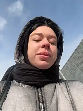 AlishaPrettyBlade online show from March 4, 2026, 5:13 am