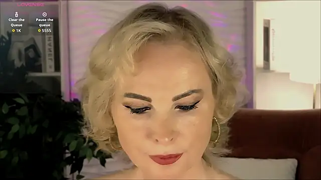 Sandra Kind online show from October 24, 2025, 5:37 am