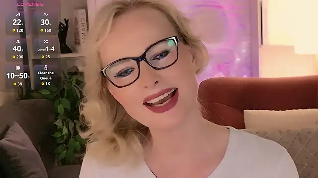 Sandra Kind online show from July 12, 2026, 5:20 am