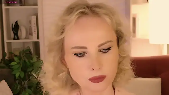 Sandra Kind online show from July 18, 2026, 5:22 am