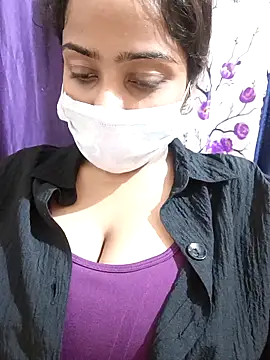 COZY ROZI online show from September 12, 2025, 5:57 pm