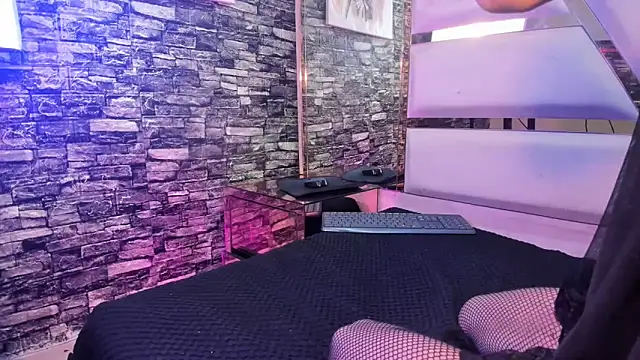 Danny Luxx online show from March 26, 2026, 5:02 am