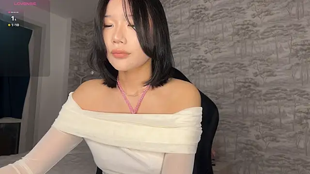 Asian Vi online show from May 11, 2026, 8:39 pm