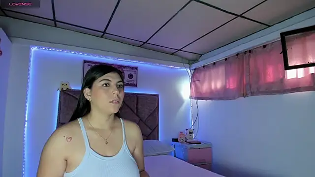 Cristal Smith20 online show from November 13, 2025, 12:37 pm