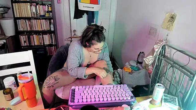 Rosiee69  online show from November 9, 2025, 2:21 am