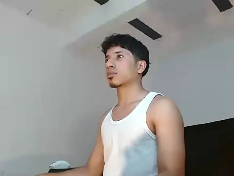 AngelHil online show from December 14, 2025, 1:44 am