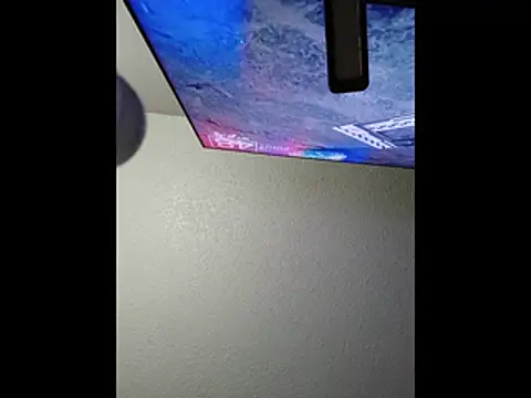 HTXBELLE online show from December 4, 2025, 11:41 am