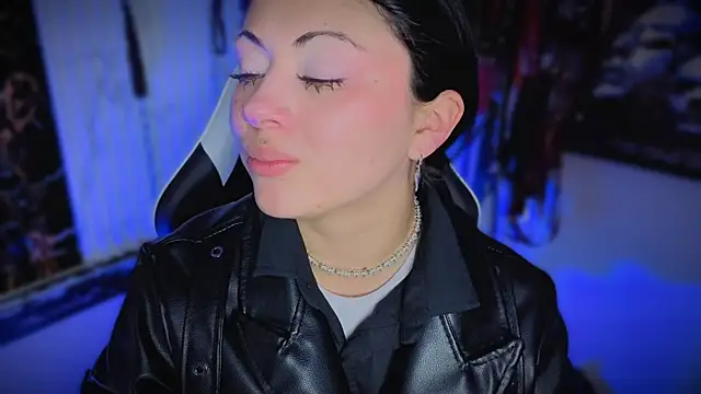 Guxplo  online show from April 15, 2026, 2:46 pm