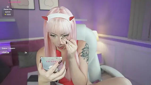 SaharaKramer online show from November 20, 2025, 7:13 pm