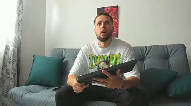 Snapshot of bastianwatson10 chatting on March 7, 2025, 6:00 pm bastianwatson10 online show from March 7, 2025, 6:00 pm