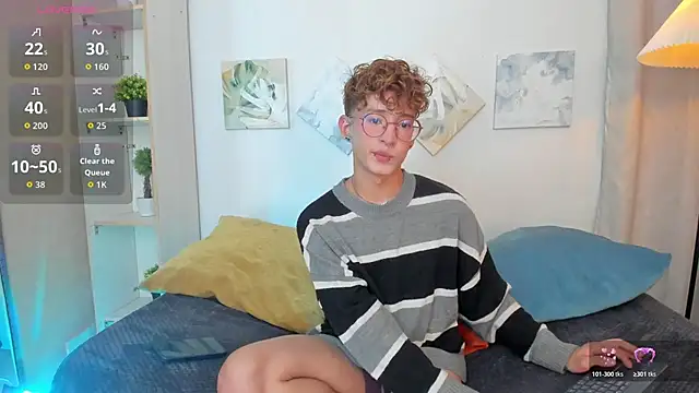 iiangel  online show from November 8, 2025, 3:18 am