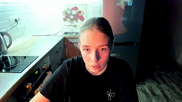 AnnNorriss online show from October 16, 2025, 6:42 pm