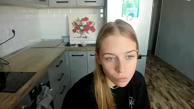 AnnNorriss online show from October 21, 2025, 1:12 pm