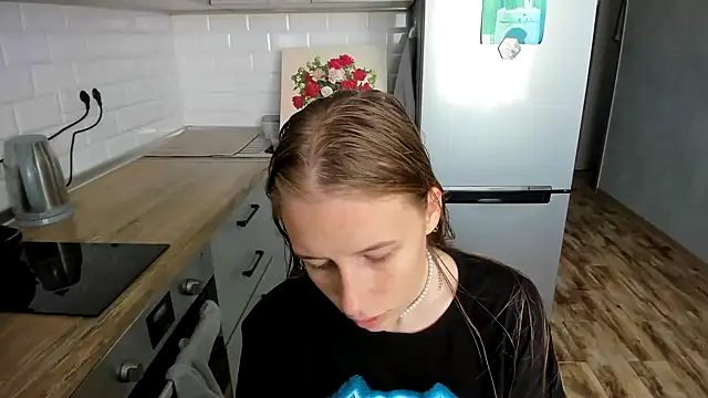 AnnNorriss online show from October 30, 2025, 11:44 am