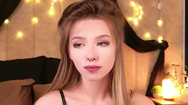 Sierra Fane online show from December 21, 2025, 10:55 am