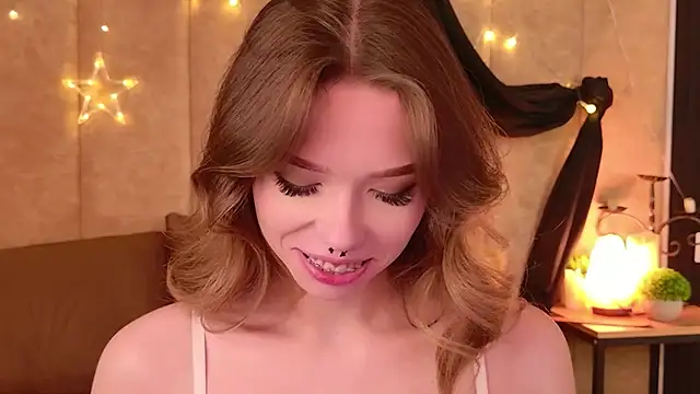 Sierra Fane online show from April 22, 2026, 11:01 am