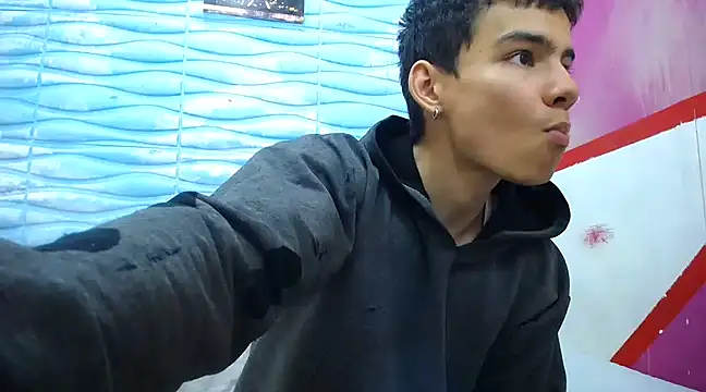 seigfried0 online show from March 17, 2025, 7:58 pm