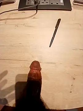 Thomashick002 online show from February 27, 2025, 10:31 pm