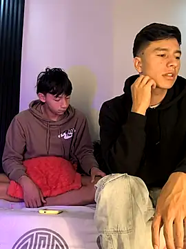 Snapshot of Andres_Sebas chatting on March 7, 2025, 6:35 am Andres Sebas online show from March 7, 2025, 6:35 am