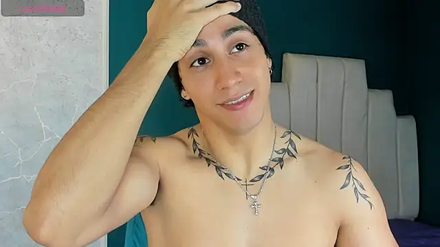 Allex Cano online show from October 2, 2025, 10:17 pm