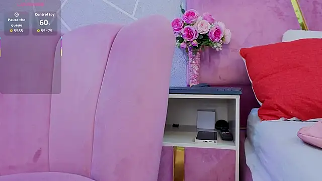 EmmyCortez online show from November 5, 2025, 11:54 am