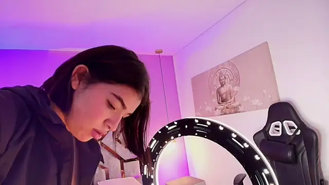 Zamira Taylor online show from October 2, 2025, 3:02 am