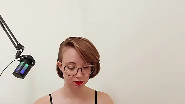 Snapshot of Elise_Nyx chatting on September 19, 2025, 11:33 am Elise Nyx online show from September 19, 2025, 11:33 am