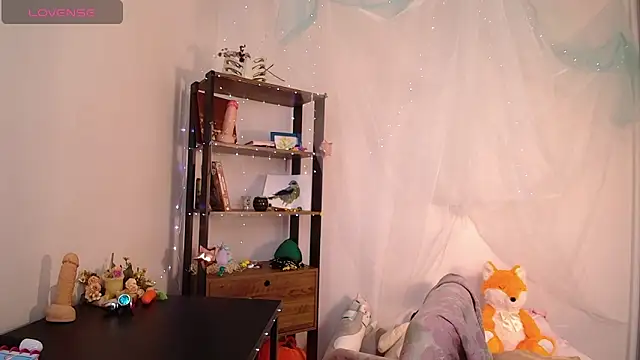 Elise Nyx online show from May 14, 2026, 1:29 pm