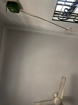 everlustman  online show from February 18, 2025, 7:32 am