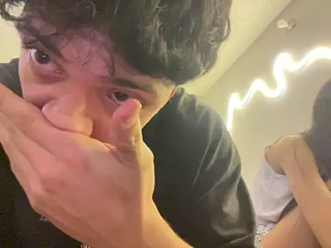 DesireLuxe online show from March 28, 2026, 7:30 am