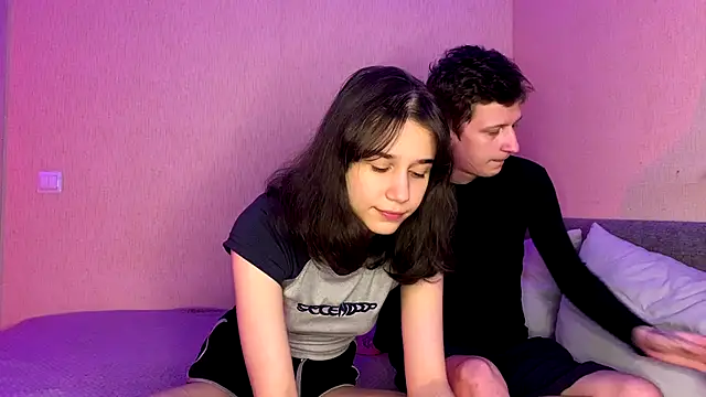 baby lesi online show from October 19, 2025, 4:07 pm