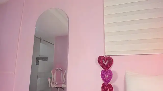 emily sweett24 online show from March 6, 2025, 12:52 pm