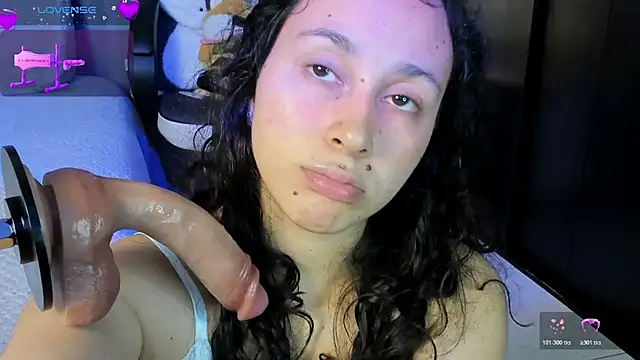 Snapshot of ammy_e chatting on February 10, 2026, 1:43 am ammy e online show from February 10, 2026, 1:43 am