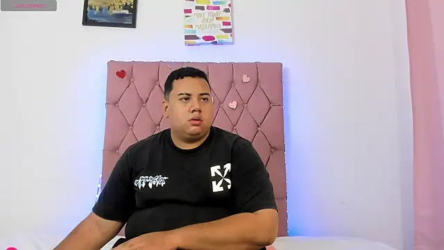 MICHAEL AND SHARON online show from November 24, 2025, 4:23 am