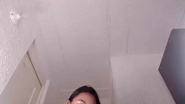 Snapshot of EngelCristaly chatting on March 3, 2025, 1:53 pm EngelCristaly online show from March 3, 2025, 1:53 pm