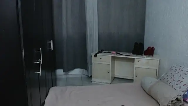 EngelCristaly online show from June 2, 2026, 4:36 am