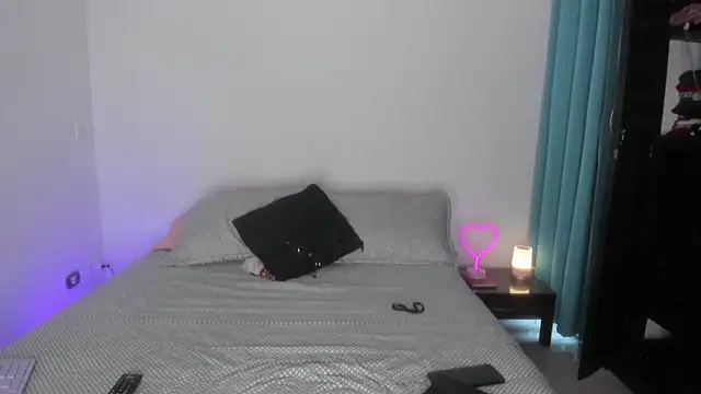  lucianapalmer online show from February 20, 2026, 2:17 pm