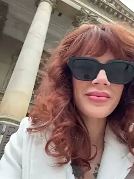 Snapshot of FrancescaFerra chatting on October 14, 2025, 1:56 pm FrancescaFerra online show from October 14, 2025, 1:56 pm