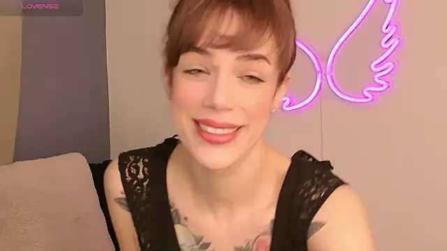 FrancescaFerra online show from February 8, 2026, 1:47 pm