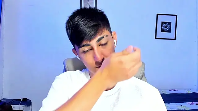 babymaik online show from December 2, 2025, 1:50 pm