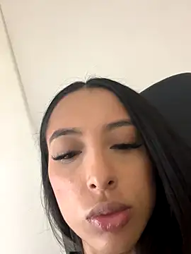 agaataa  online show from November 21, 2025, 12:54 am