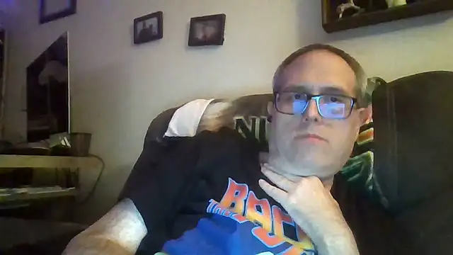 Smallone327 online show from September 21, 2025, 3:52 am