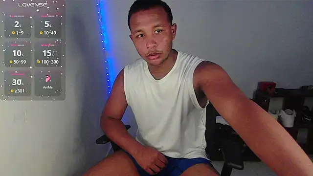 Snapshot of Gooss_cum chatting on October 27, 2025, 12:04 am Gooss cum online show from October 27, 2025, 12:04 am