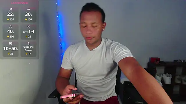 Snapshot of Gooss_cum chatting on November 8, 2025, 3:50 am Gooss cum online show from November 8, 2025, 3:50 am