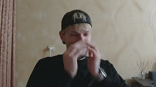 frama666 online show from April 22, 2026, 8:10 pm